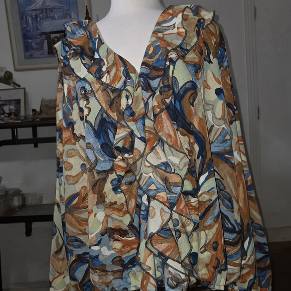 Timing Abstract Ruffle Blouse Green Blue Brown 3X Plus - Picture 4 of 8